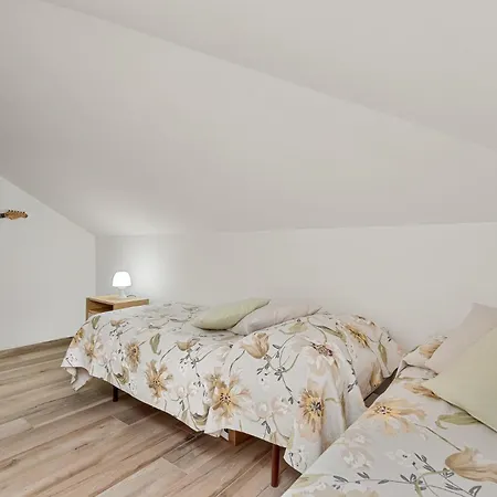 A 5' Dei Marmi - Parcheggio Privato - Wifi - Ac Cinquale