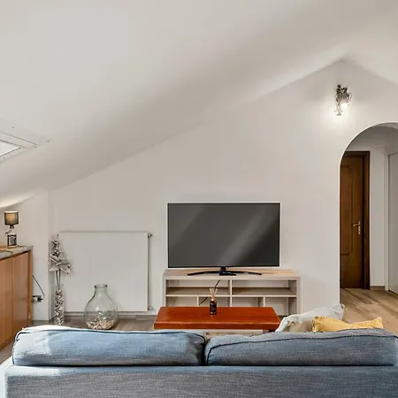Apartamento A 5' Dei Marmi - Parcheggio Privato - Wifi - Ac